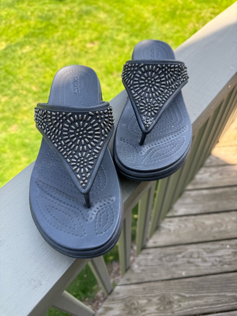Never Worn CROCS Black Diamanté Thong Wedge Sandals Size 11